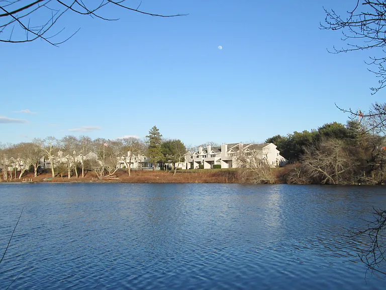 Montauk Hwy — Photo 18