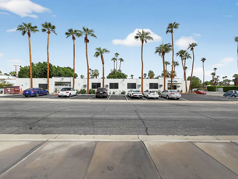 588 E. Mel Avenue - Hermosa Palms — Photo 4