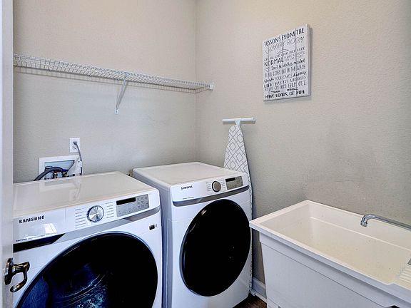 5th image of 1474 Elderberry Rd