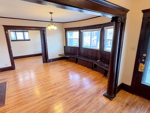 5th image of 2208-2210 Emerson Ave S #2208