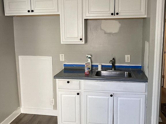 Kitchen, refrigerator will be provided