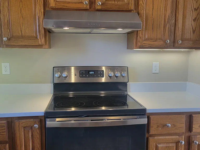 2401 Ridgeland Dr — Photo 6