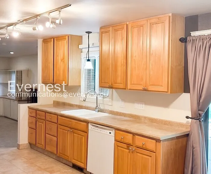 104 Princeton Rd — Photo 6