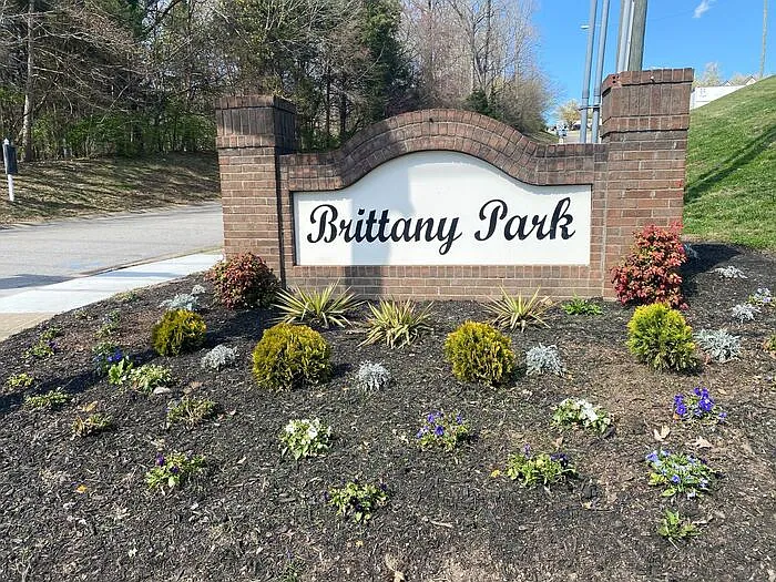 1007 Brittany Park Dr — Photo 7