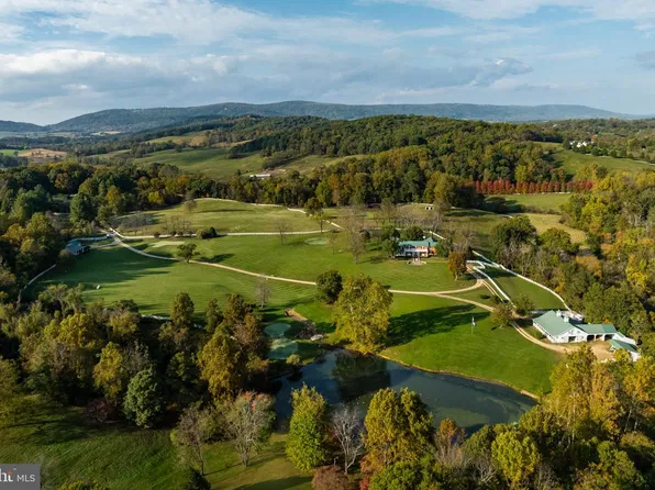 1787 Light Horse Ln, Delaplane, VA 20144