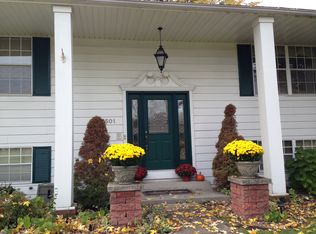 6501 Centennial Dr, Temperance, MI 48182
