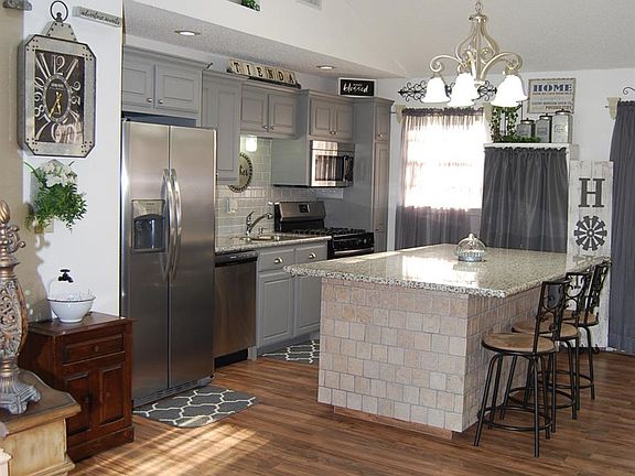 3rd image of 212 Avenue T