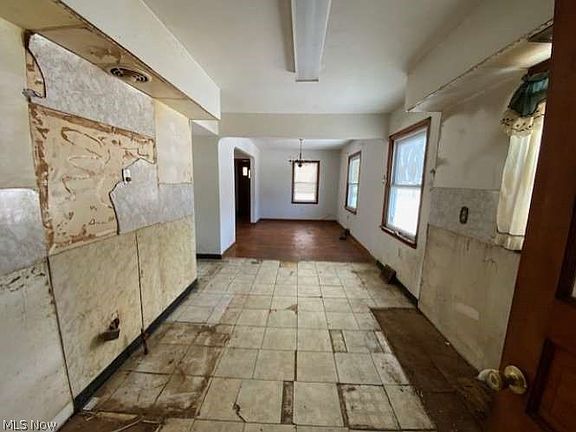 3rd image of 10405 Chillicothe Rd