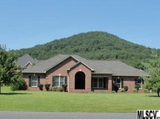 1151 Baker Barn Rd, Hickory, NC 28602