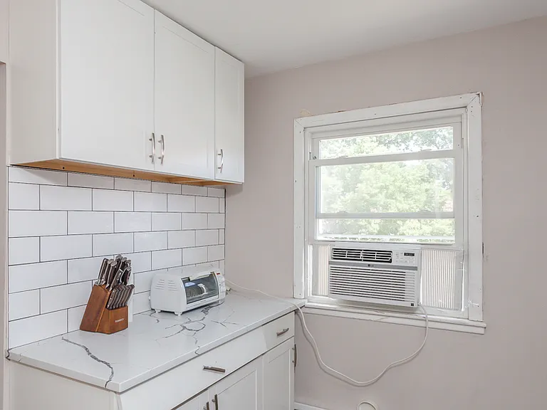 6427 N Hermitage Ave — Photo 11