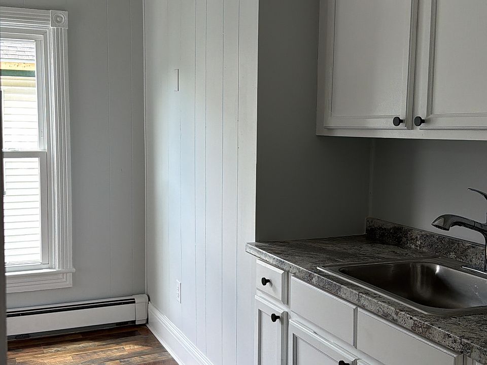 1st image of 9 Hermance St #2