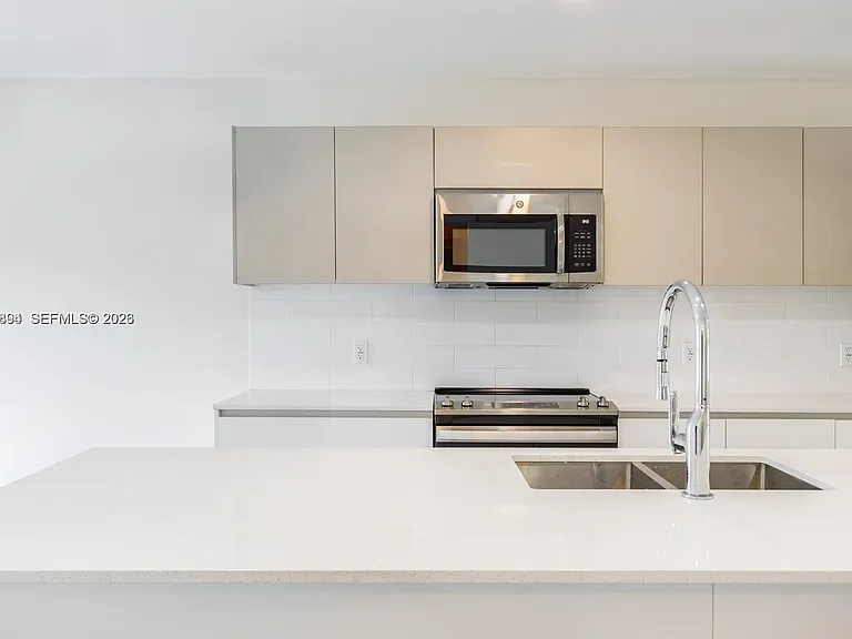2505 NE 193rd St #4116 — Photo 3