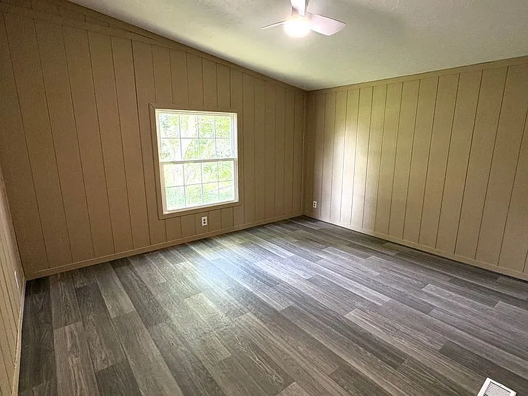6284 Mud Lick Flippin Rd — Photo 7
