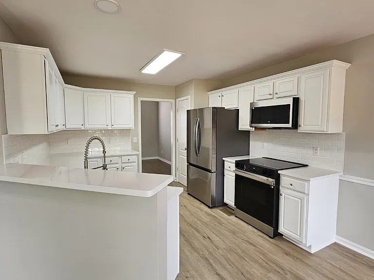 1032 Oakhall Dr — Photo 7