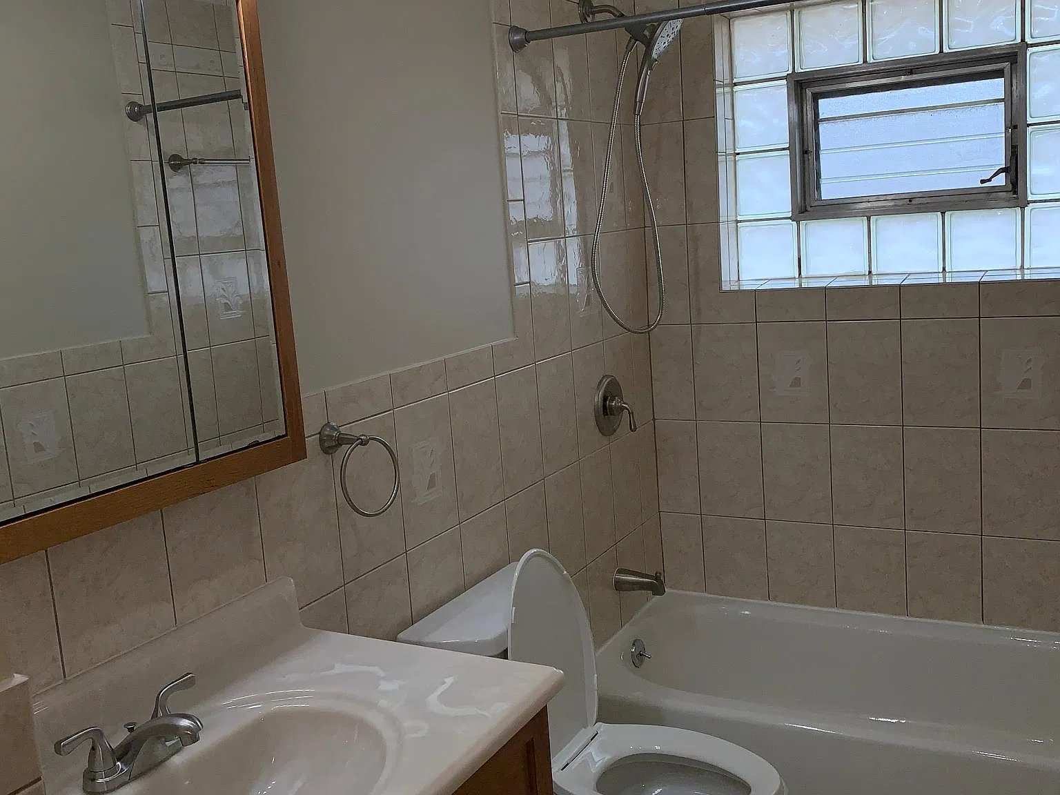 3 bed, 1.5 bath, $2,000 — Photo 4
