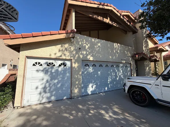 20447 Arminta St, Winnetka, CA 91306