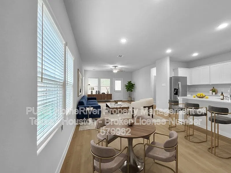 4 bed, 2.5 bath, 2260 sqft, $2,375 — Photo 2