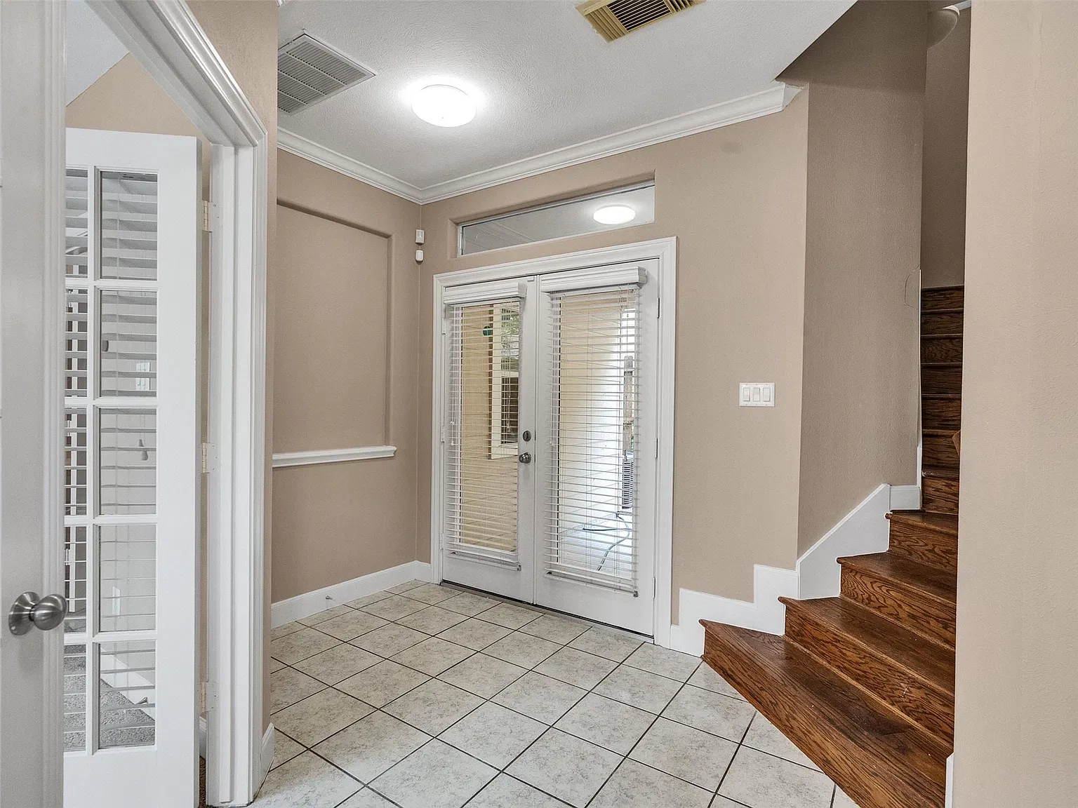 3 bed, 3.5 bath, 2617 sqft, $2,900 — Photo 4