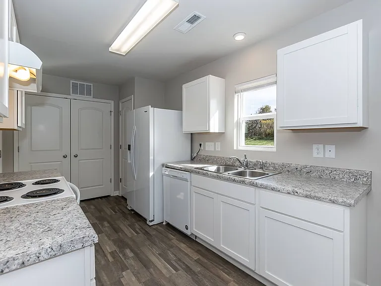 1859 Northside Dr — Photo 11