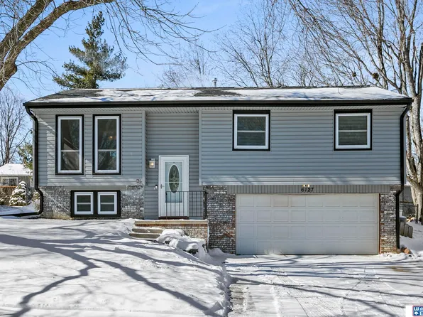 6127 NW 10th St, Lincoln, NE 68521