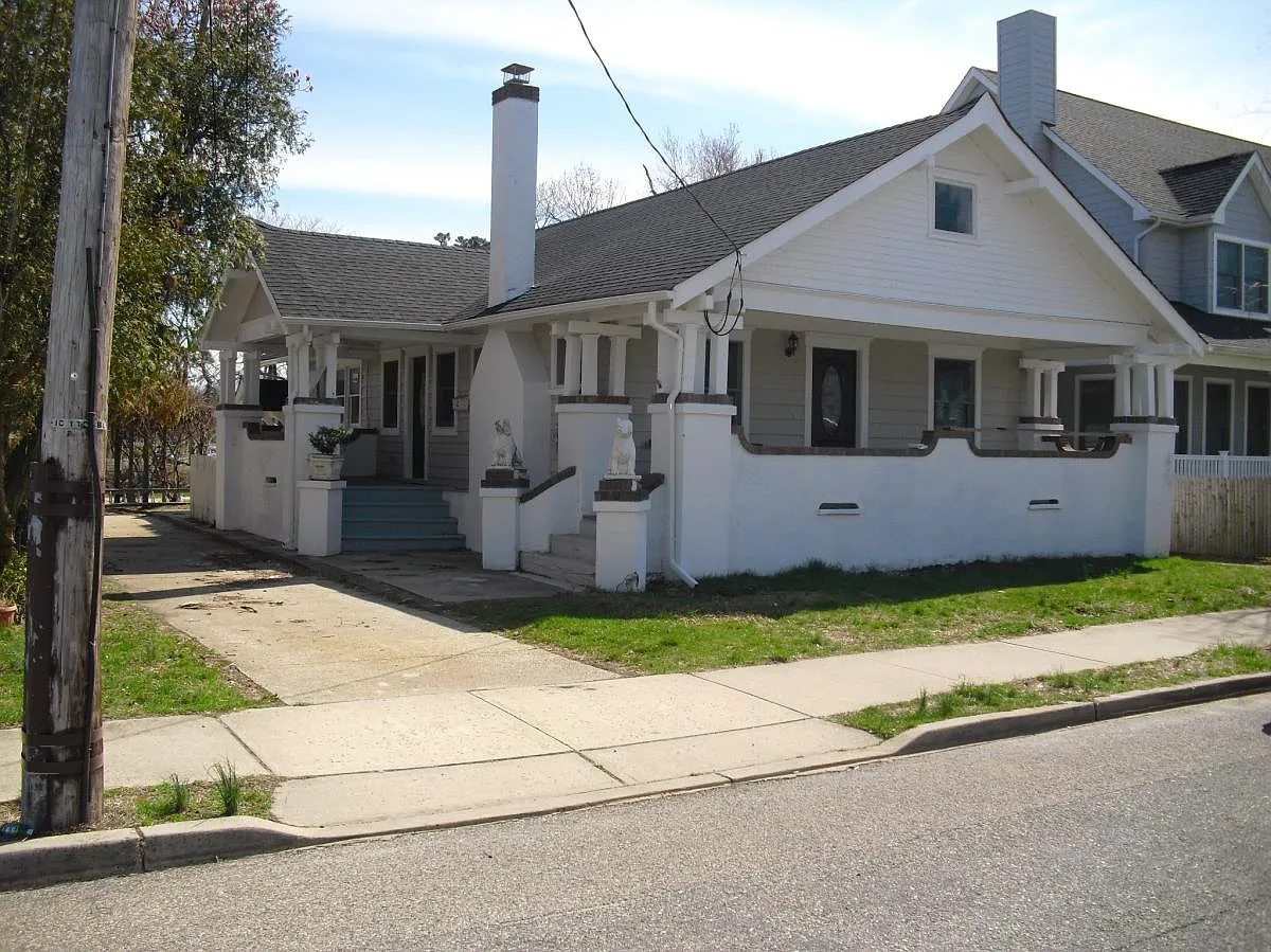707 22nd Ave — Photo 1