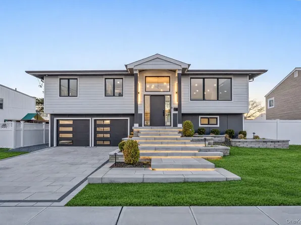 3000 Holiday Park Drive, Merrick, NY 11566