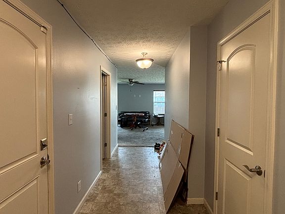 2nd image of 2917 Queencastle Dr