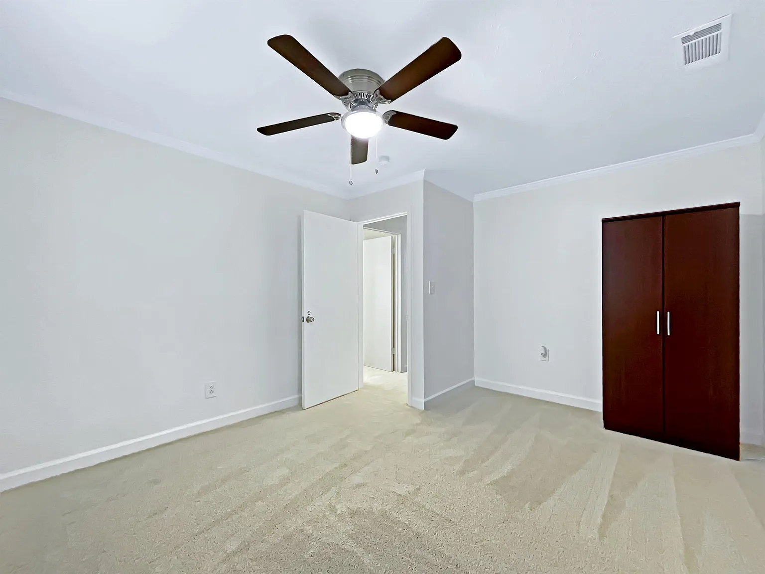 1021 Crosby Avenue — Photo 1