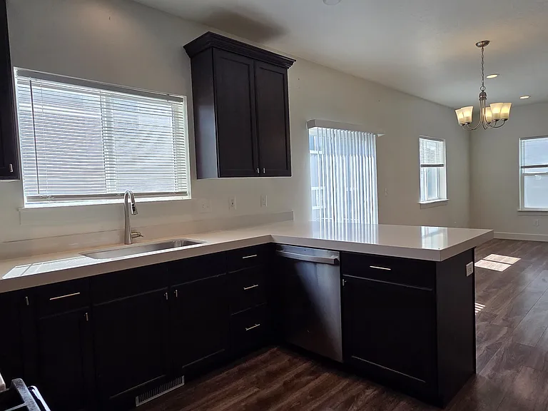 4697 E Breezy Patch Rd — Photo 6