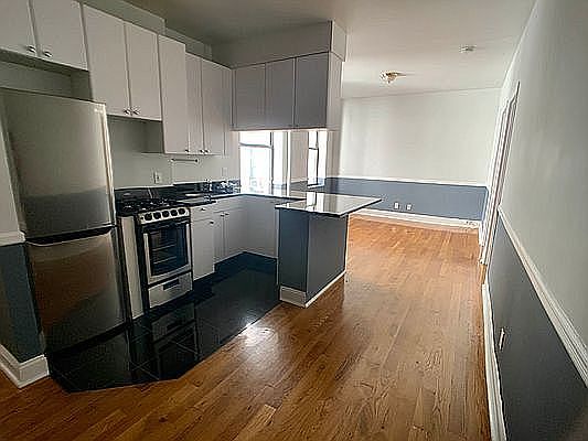 1st image of 132 Thompson St APT 14