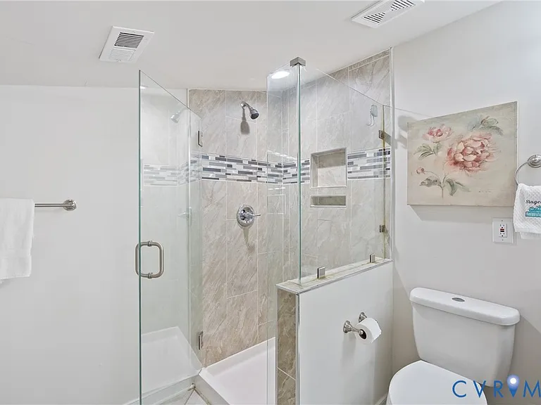 1117 N 31st St — Photo 31