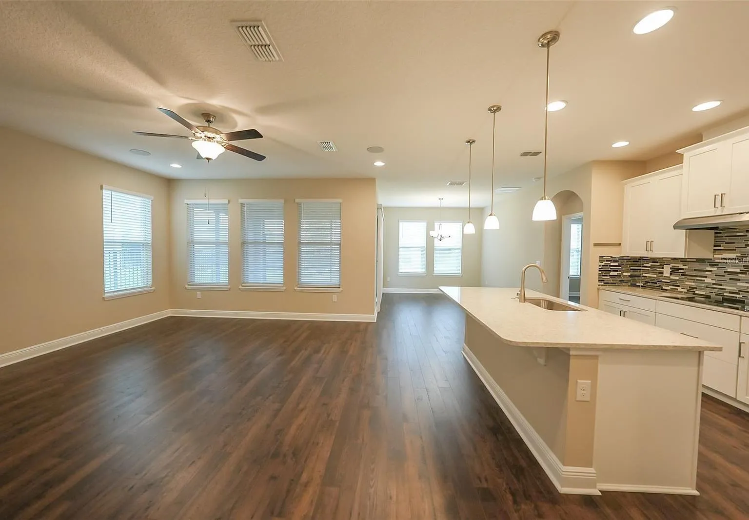 4 bed, 2117 sqft, $3,350 — Photo 4