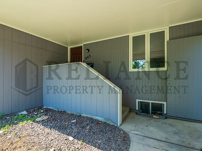 445 N Richmond Ave — Photo 3