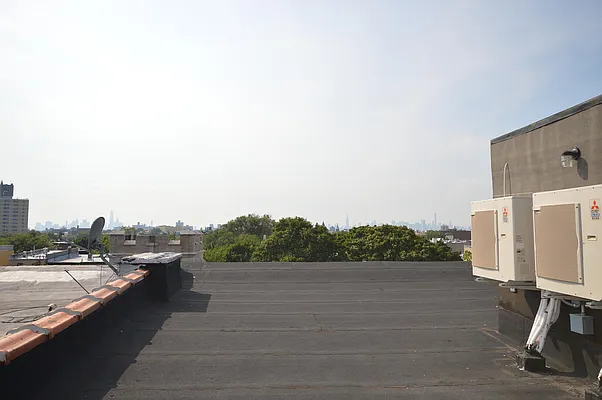 Rented by Sam Tabak | media 27