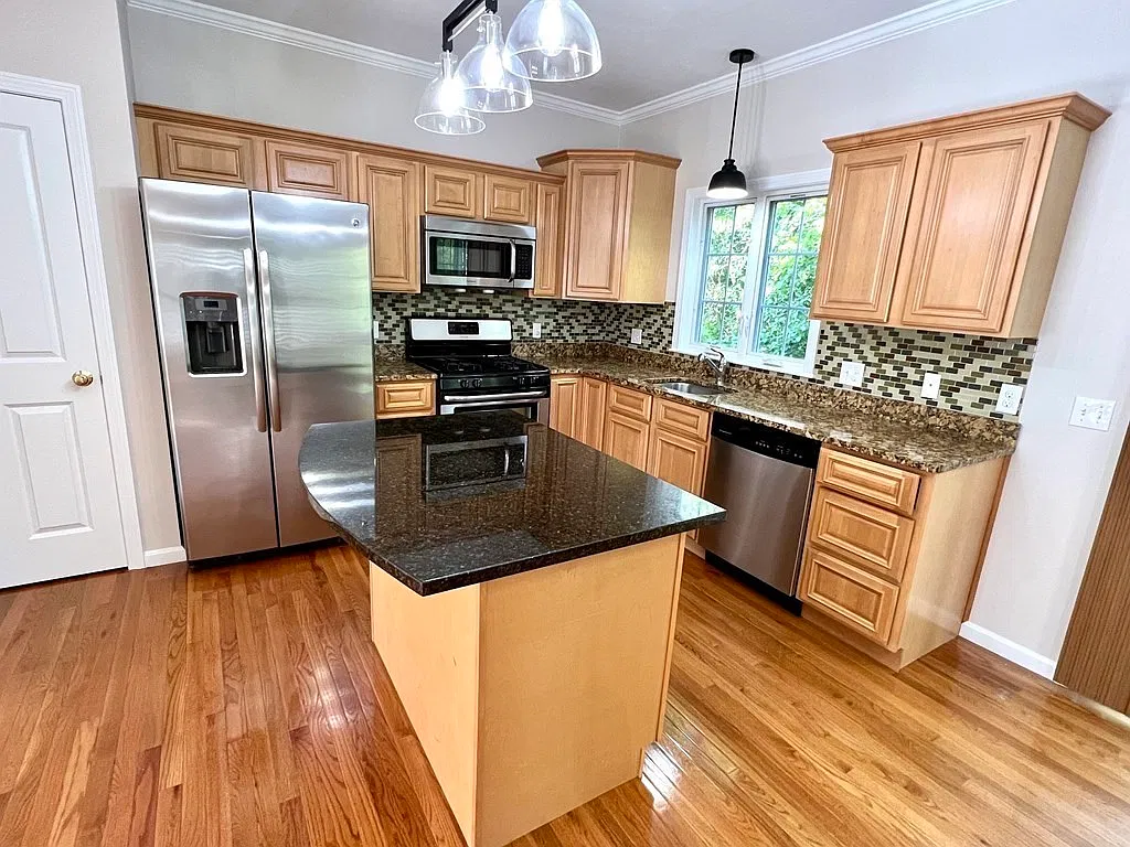 2 bed, 2.5 bath, 1400 sqft, $2,950 — Photo 2