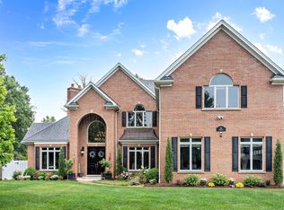 681 E Hickory Ave, Addison, IL 60101