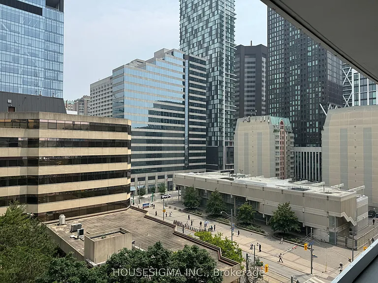 280 Dundas St W #602 — Photo 17