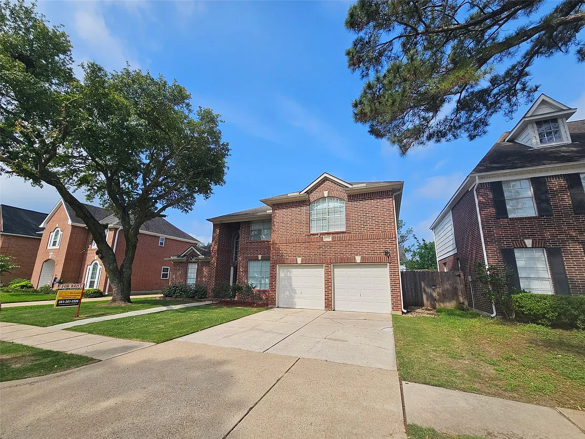 Building Photo - 5739 Henniker Dr
