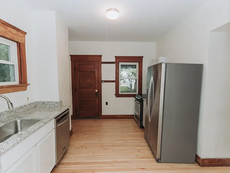 1437 Alameda Ave — Photo 9