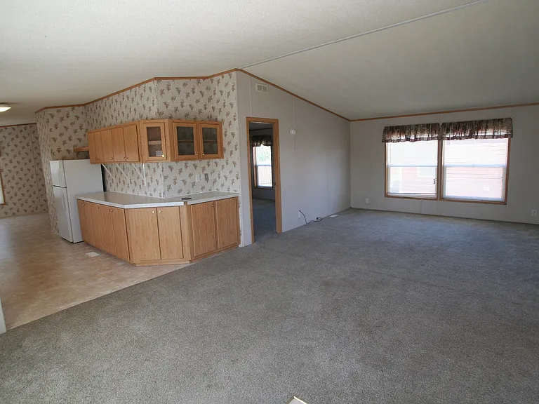 123 Silver Maple Dr — Photo 2