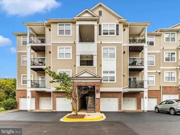 19611 Galway Bay Cir APT 401, Germantown, MD 20874