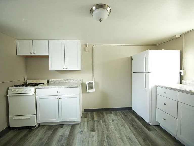 601 E 2nd Ave #4 — Photo 8