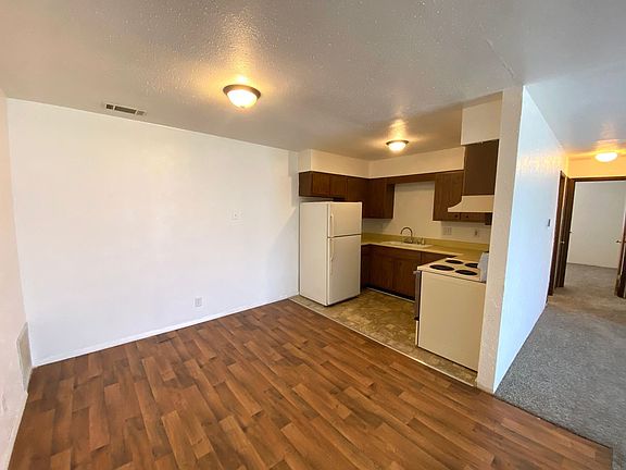 5th image of 1107 Koch St APT 8