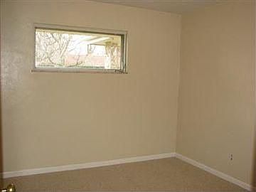 5th image of 724 Larriwood Ave