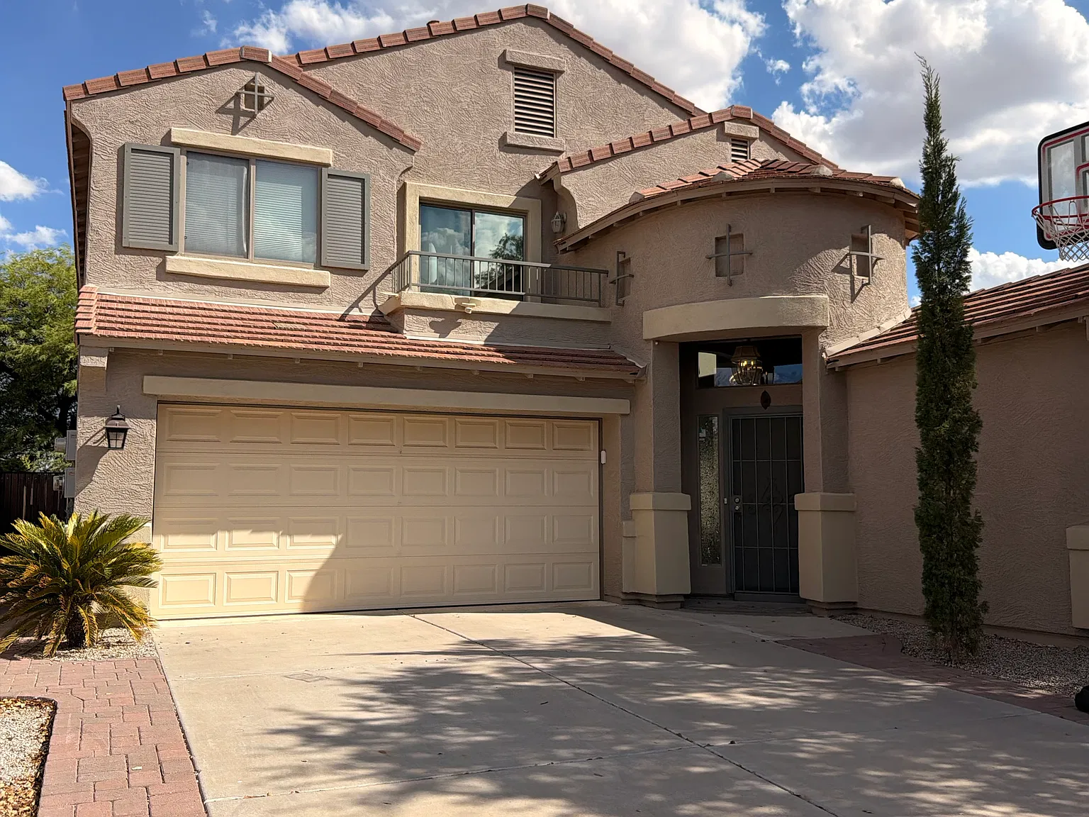 4 bed, 2.5 bath, 2439 sqft, $3,500 — Photo 2