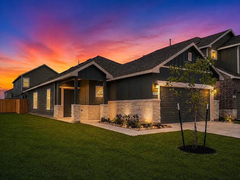 8018 Fijian Cypress Dr — Photo 2
