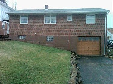 2nd image of 425 Fell St