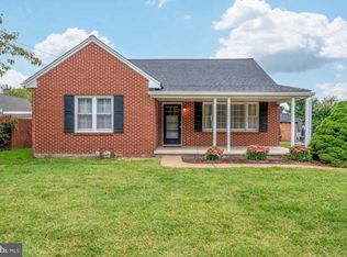 923 Rohrerstown Rd, Lancaster, PA 17601