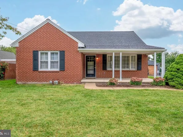 923 Rohrerstown Rd, Lancaster, PA 17601