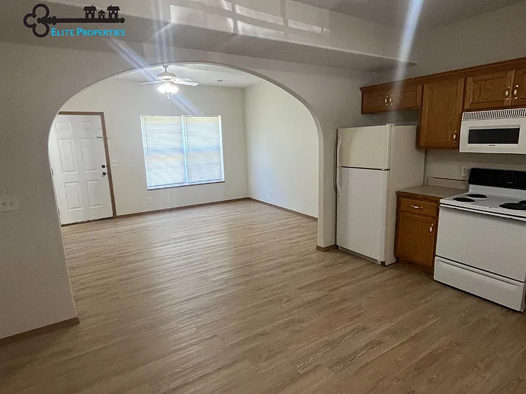 810 S Griffith Ave #1 — Photo 6